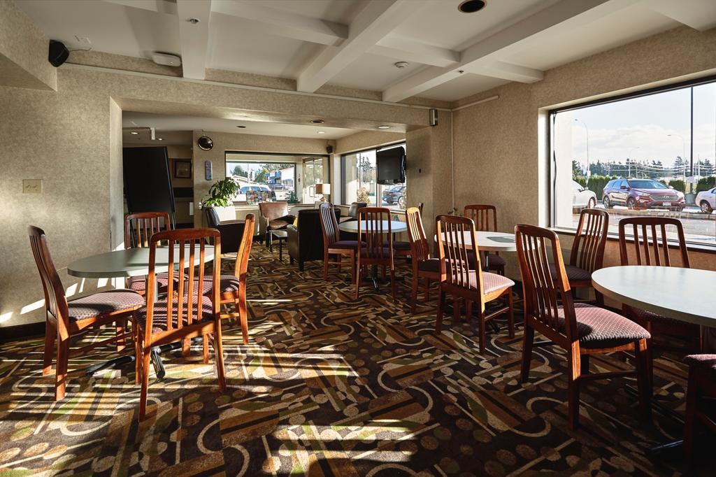 Ramada By Wyndham Abbotsford Hotel Exterior foto
