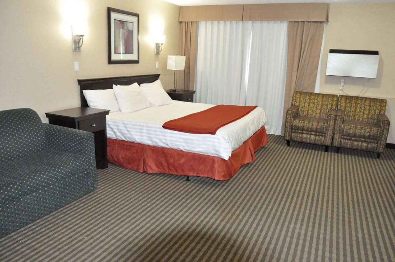 Ramada By Wyndham Abbotsford Hotel Exterior foto